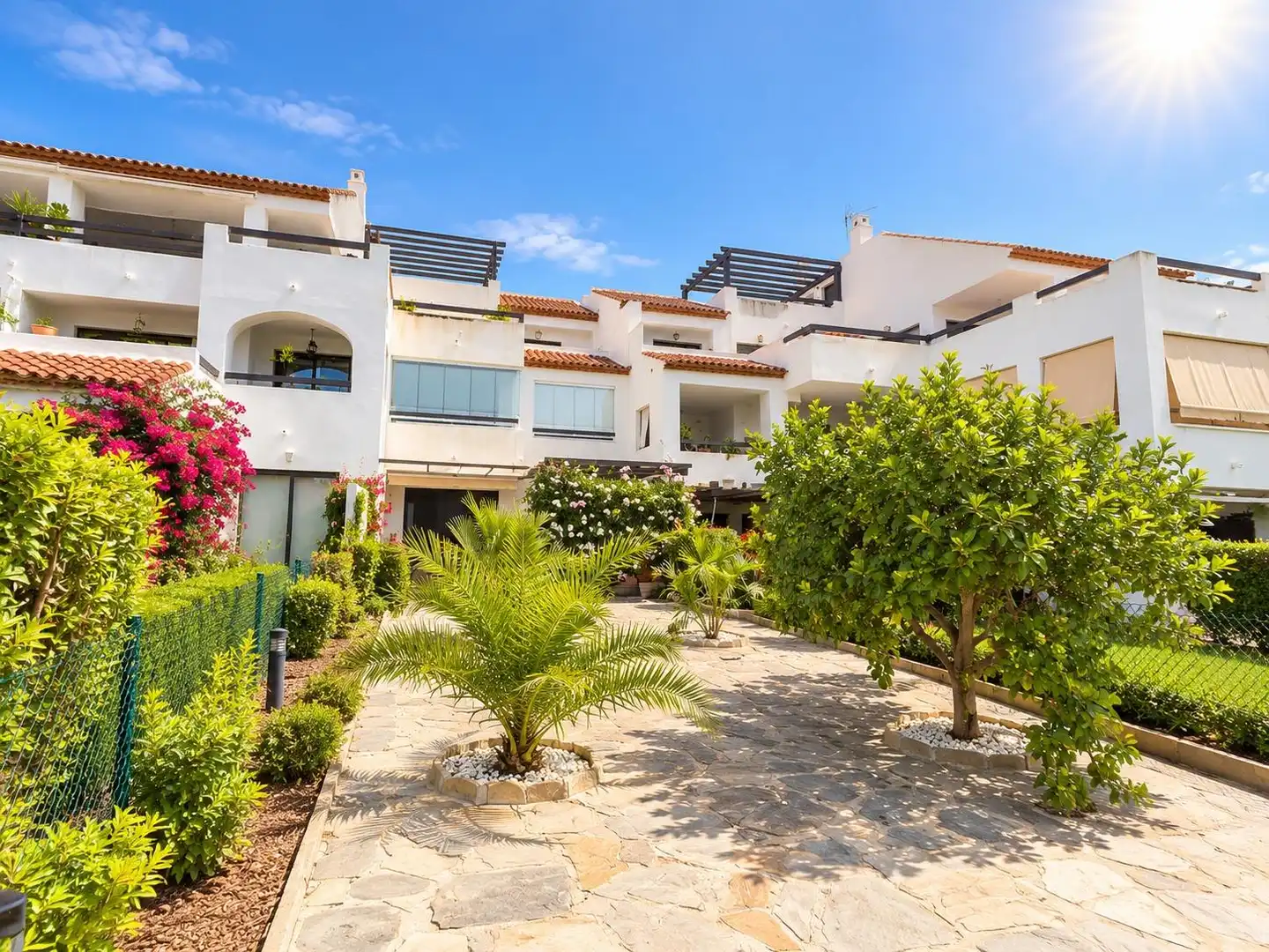 Adosado con piscina en venta en Casares Golf - Casares del Sol