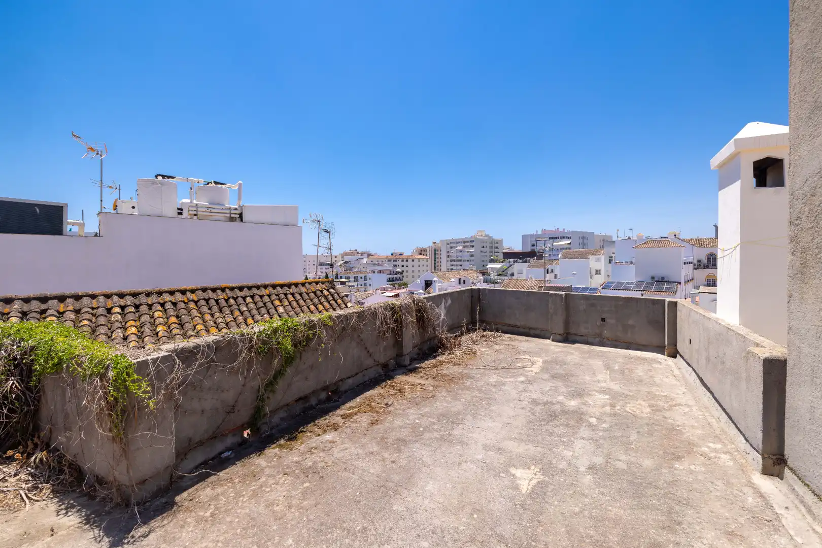 Vista exterior de Edifici en venda en Marbella