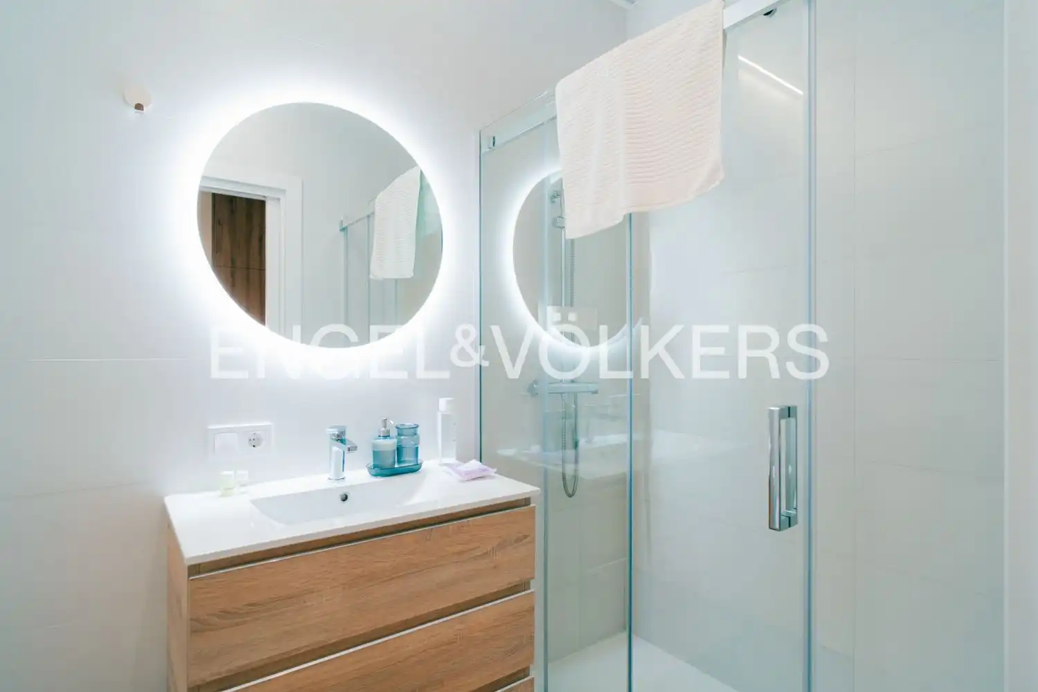 Baño de Apartamento en venta en Valencia con Aire acondicionado, Calefacción y Amueblado