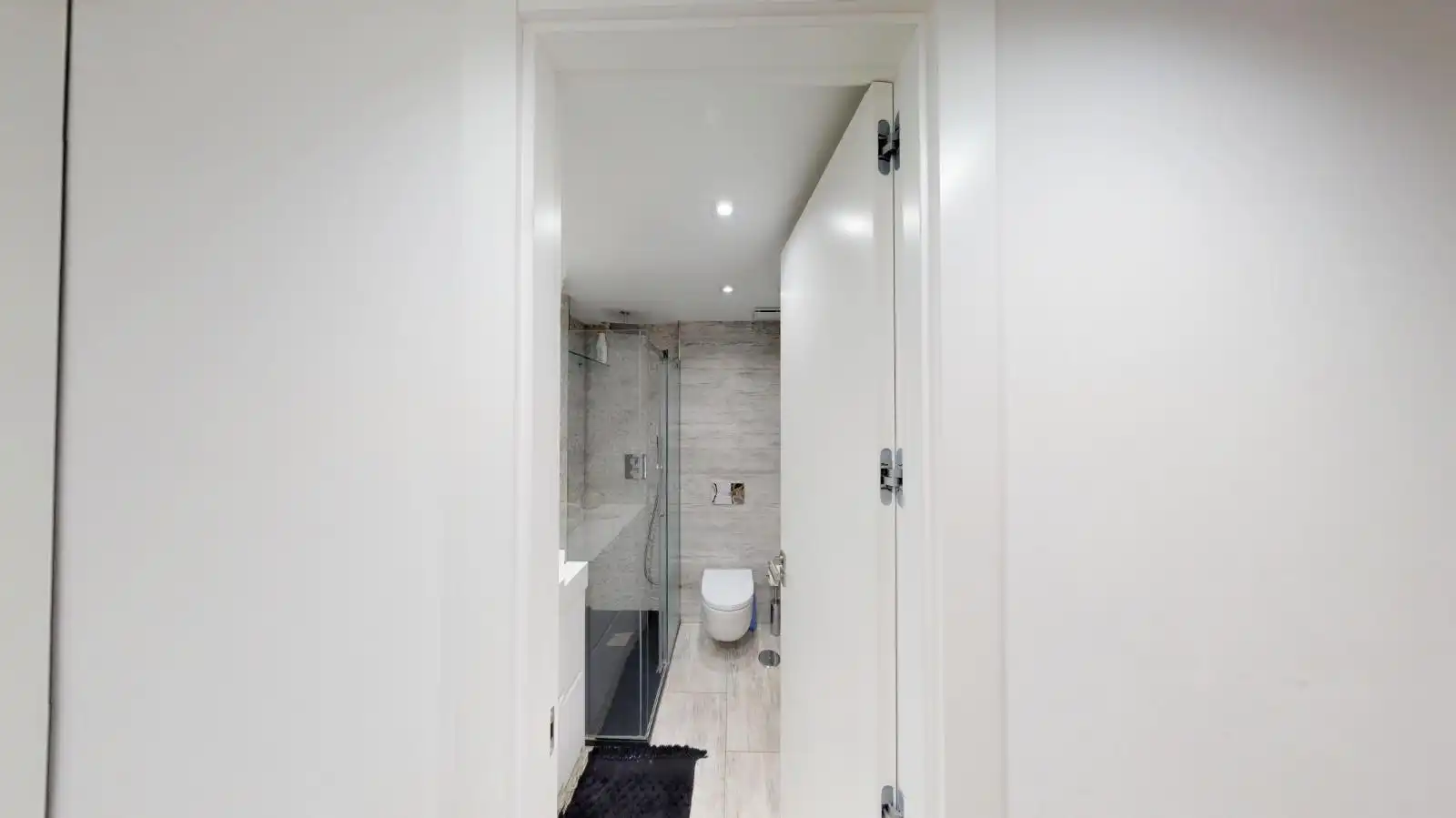 Bathroom of Duplexes for sale in Vélez-Málaga  with Air Conditioner and Community pool