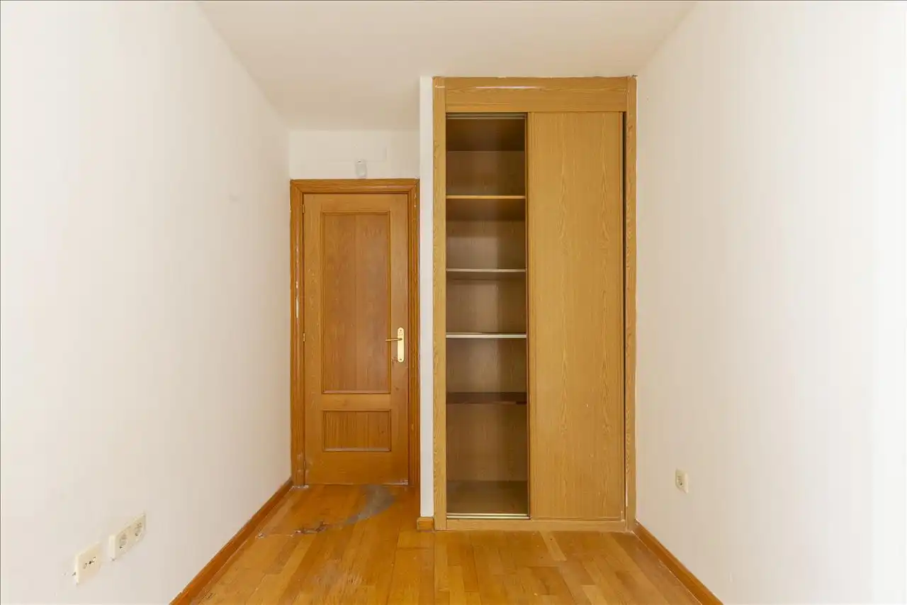 Bedroom of Flat for sale in Madrid