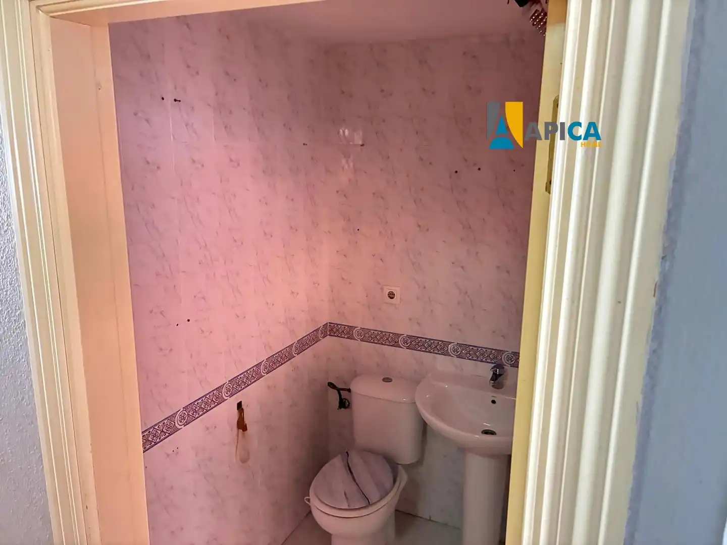 Bany de Pis en venda en Algeciras amb Aire condicionat, Piscina i Piscina comunitària