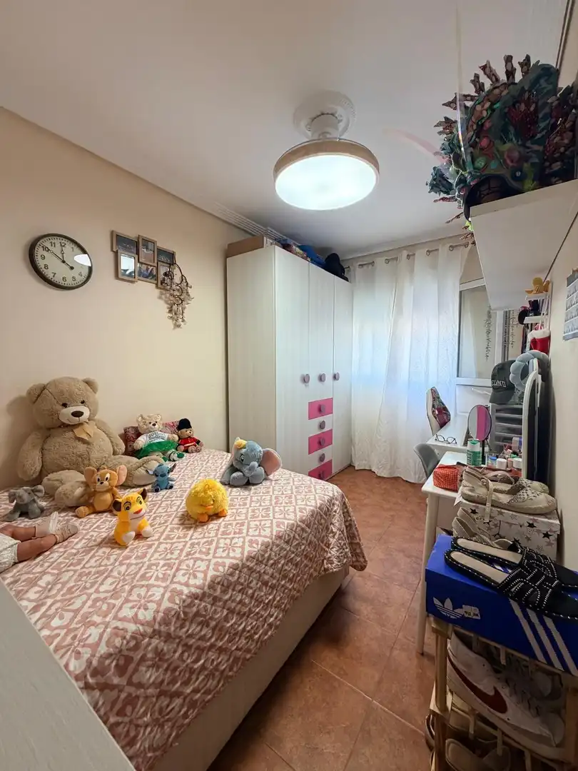 Habitación de Piso en venta en Badajoz con Aire acondicionado, Calefacción y Balcón