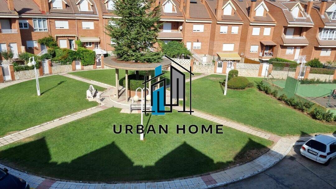 Exterior view of Single-family semi-detached for sale in San Andrés del Rabanedo  with Heating, Private garden and Terrace