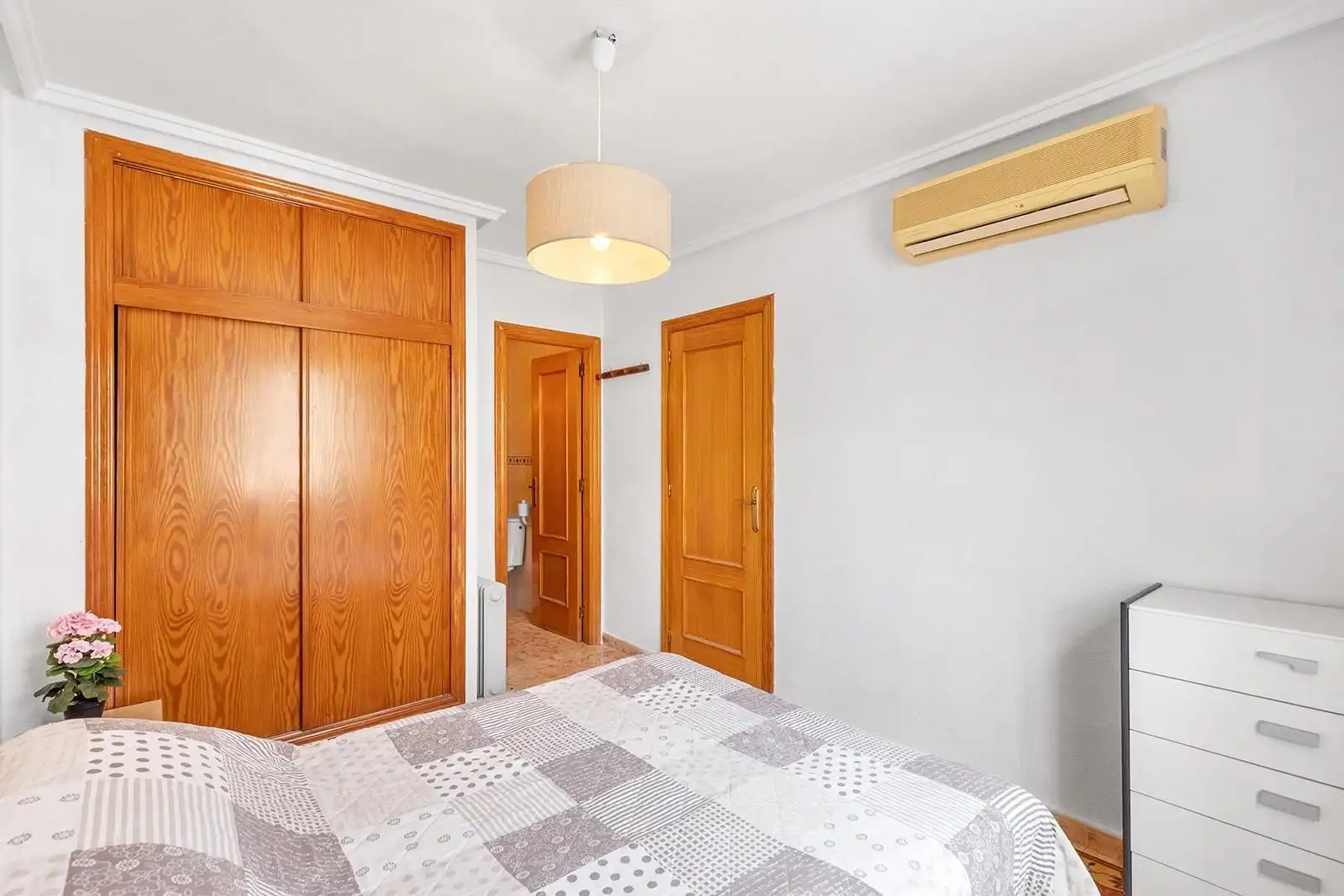 Bedroom of Attic for sale in Torrevieja  with Terrace, Furnished and Community pool