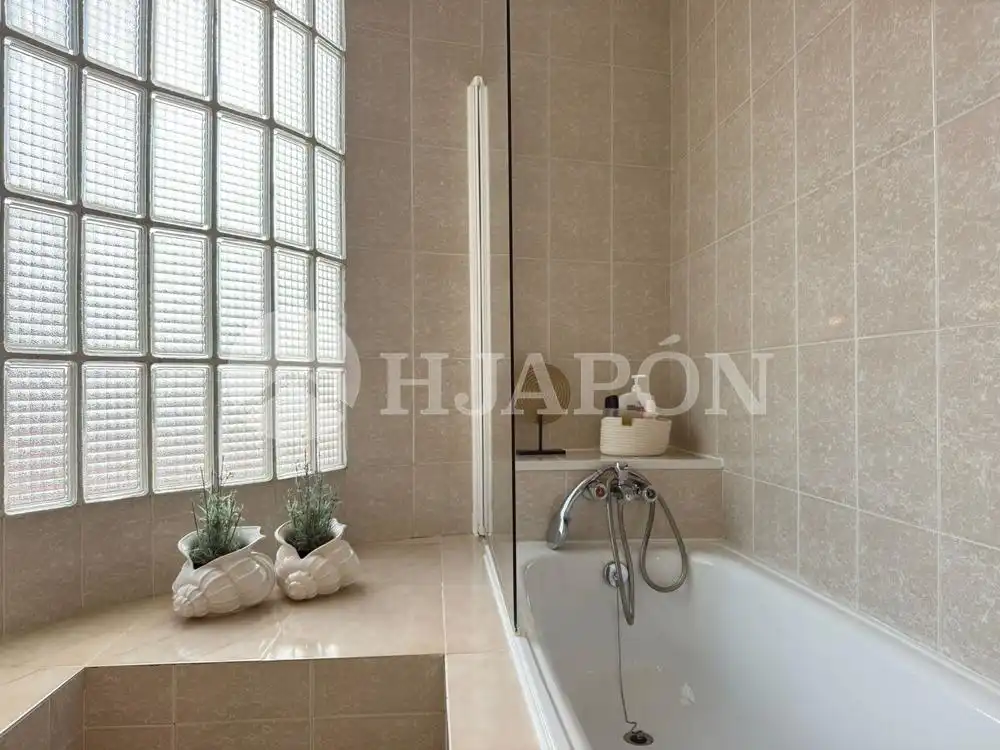 Baño de Casa o chalet en venta en Alella con Aire acondicionado, Calefacción y Jardín privado