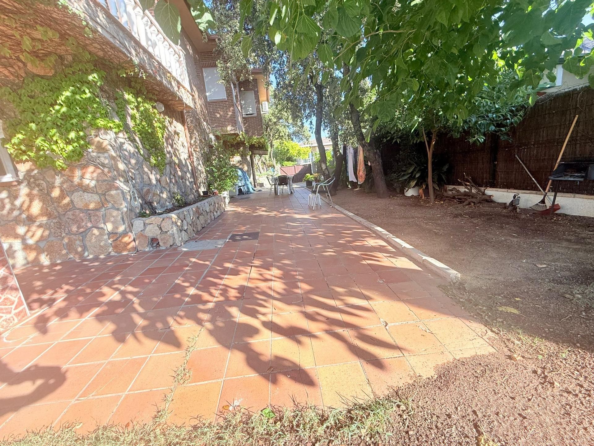 Exterior view of House or chalet to rent in Valdemorillo  with Private garden, Terrace and Swimming Pool