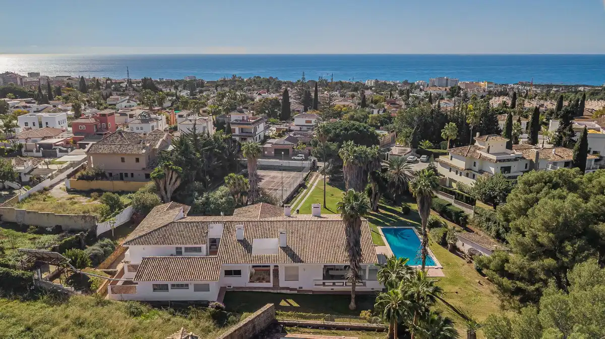 Chalet con piscina en venta en Marbella Centro, imagen 2