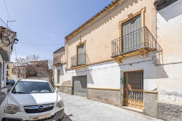 Casa-chalet en Venta en Calle BENAVIDES en Guadix