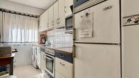 Kitchen of Flat for sale in  Zaragoza Capital  with Air Conditioner, Heating and Furnished