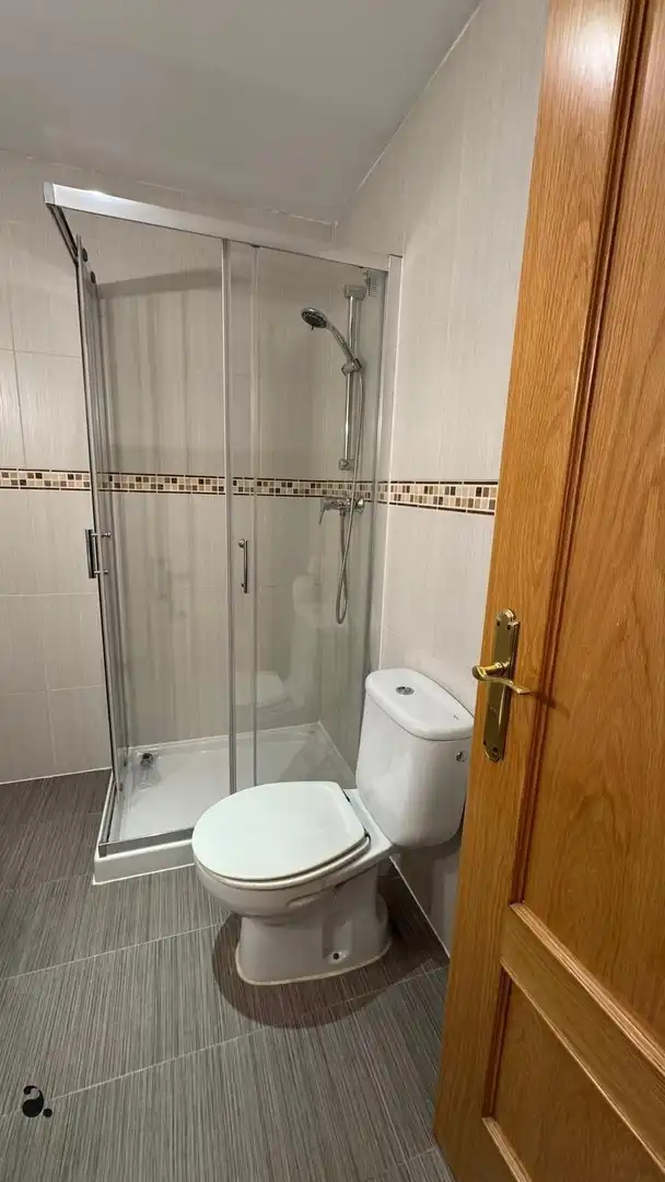 Baño de Piso en venta en Navalagamella con Calefacción, Terraza y Amueblado