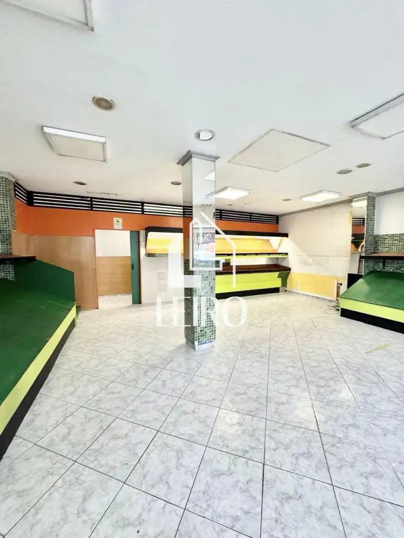 Local comercial de lloguer a Vilagarcía, imagen 2