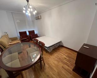 Bedroom of Apartment to share in  Logroño