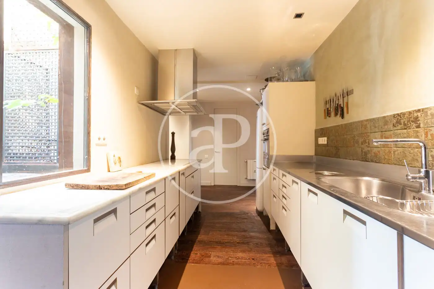 Cocina de Piso de alquiler en Barcelona con Calefacción, Amueblado y Balcón