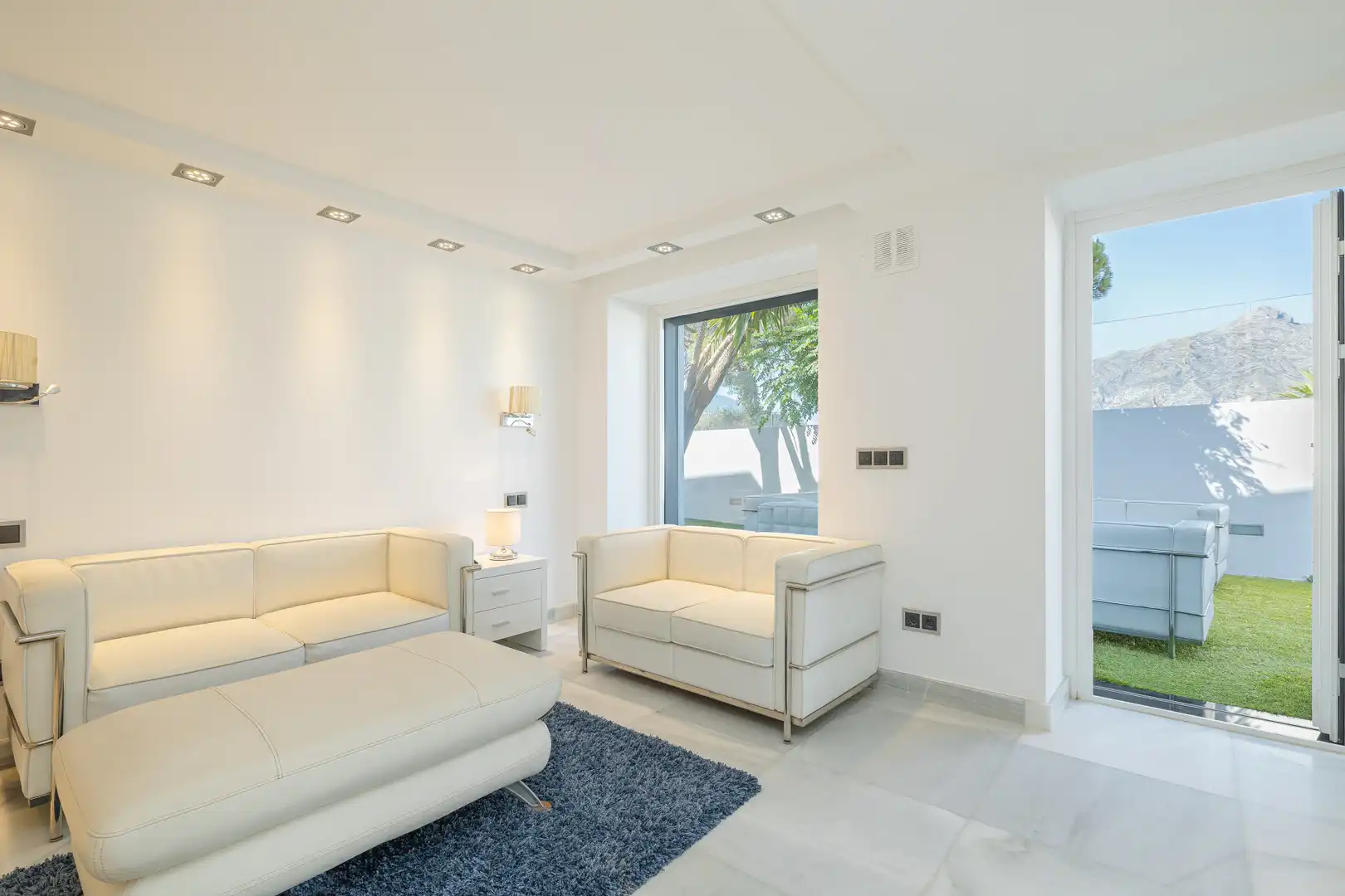 Sala d'estar de Casa o xalet en venda en Nueva Andalucía