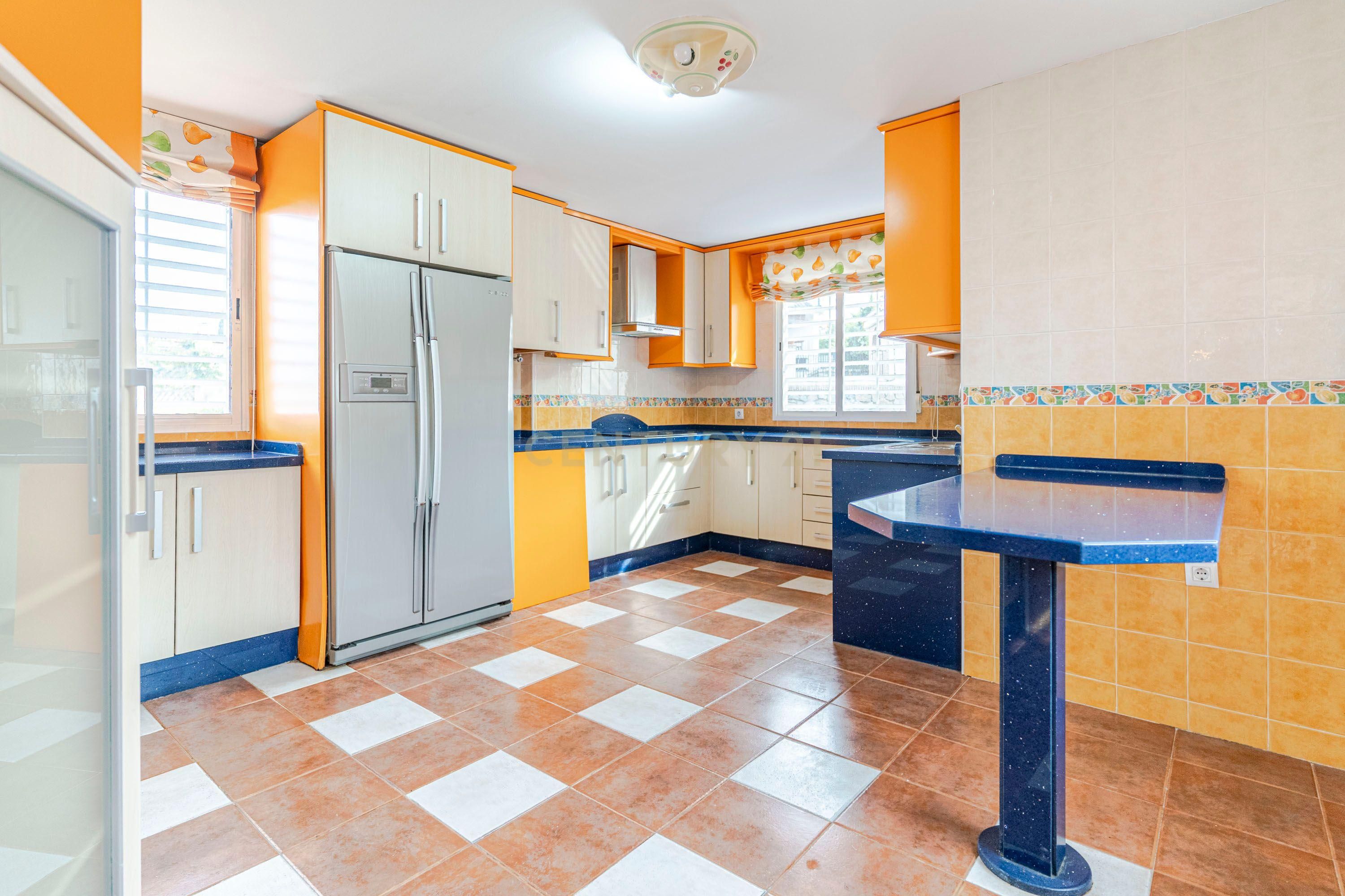 Cuina de Casa o xalet en venda en Gójar amb Aire condicionat i Traster