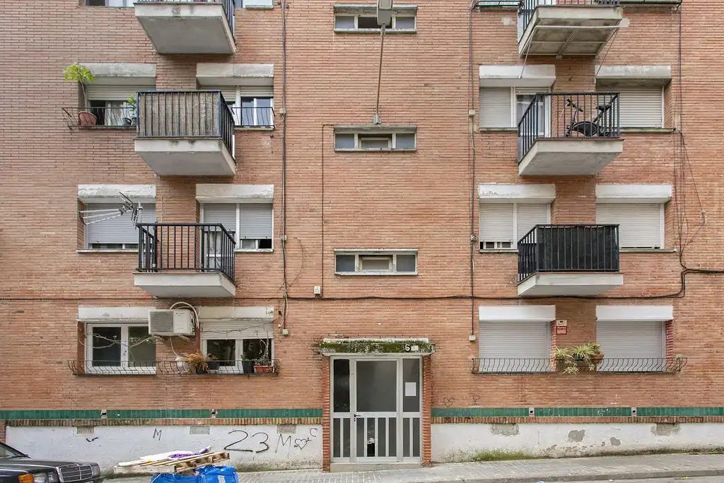 Vista exterior de Pis en venda en Sabadell