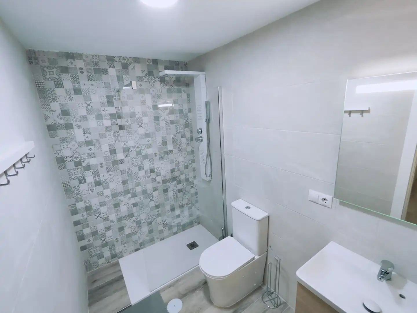 Badezimmer von Geschaftsraum zum Verkauf in Málaga mit Klimaanlage, Heizung und Möbliert