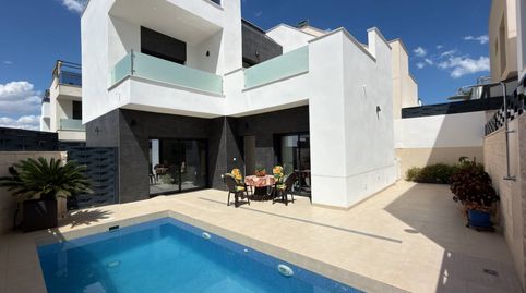 Moderna villa con piscina privada y espectaculares vistas a las montantildeas en BenijoacutefarSituada en una excelente zona de Be