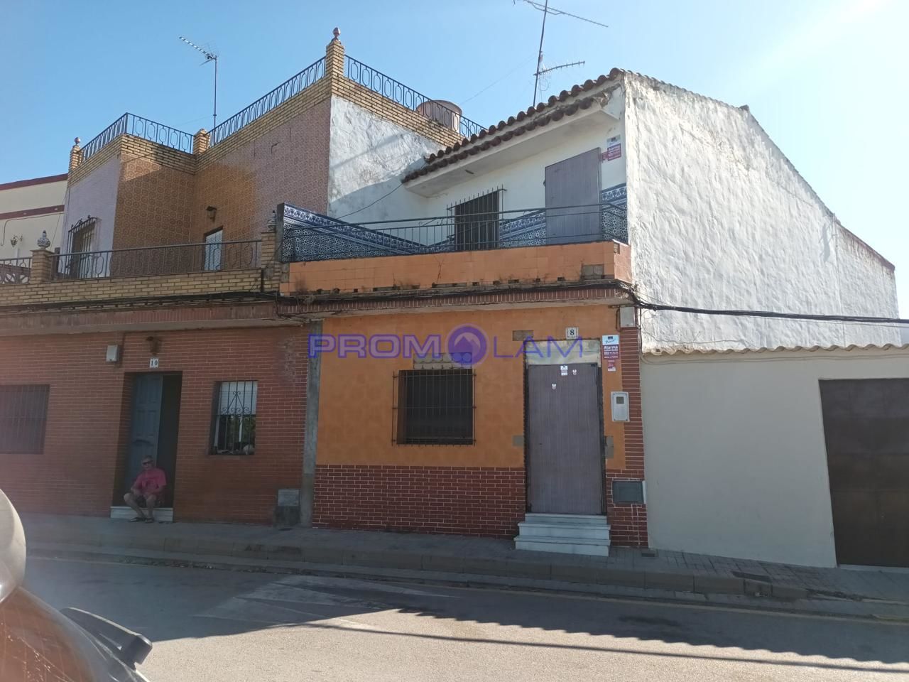 Exterior view of House or chalet for sale in Villamanrique de la Condesa  with Terrace