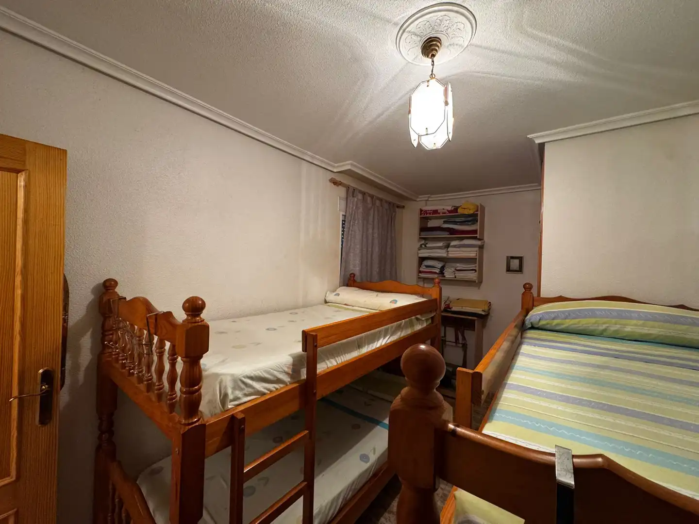 Schlafzimmer von Dachboden zum Verkauf in Torrevieja mit Klimaanlage, Terrasse und Möbliert