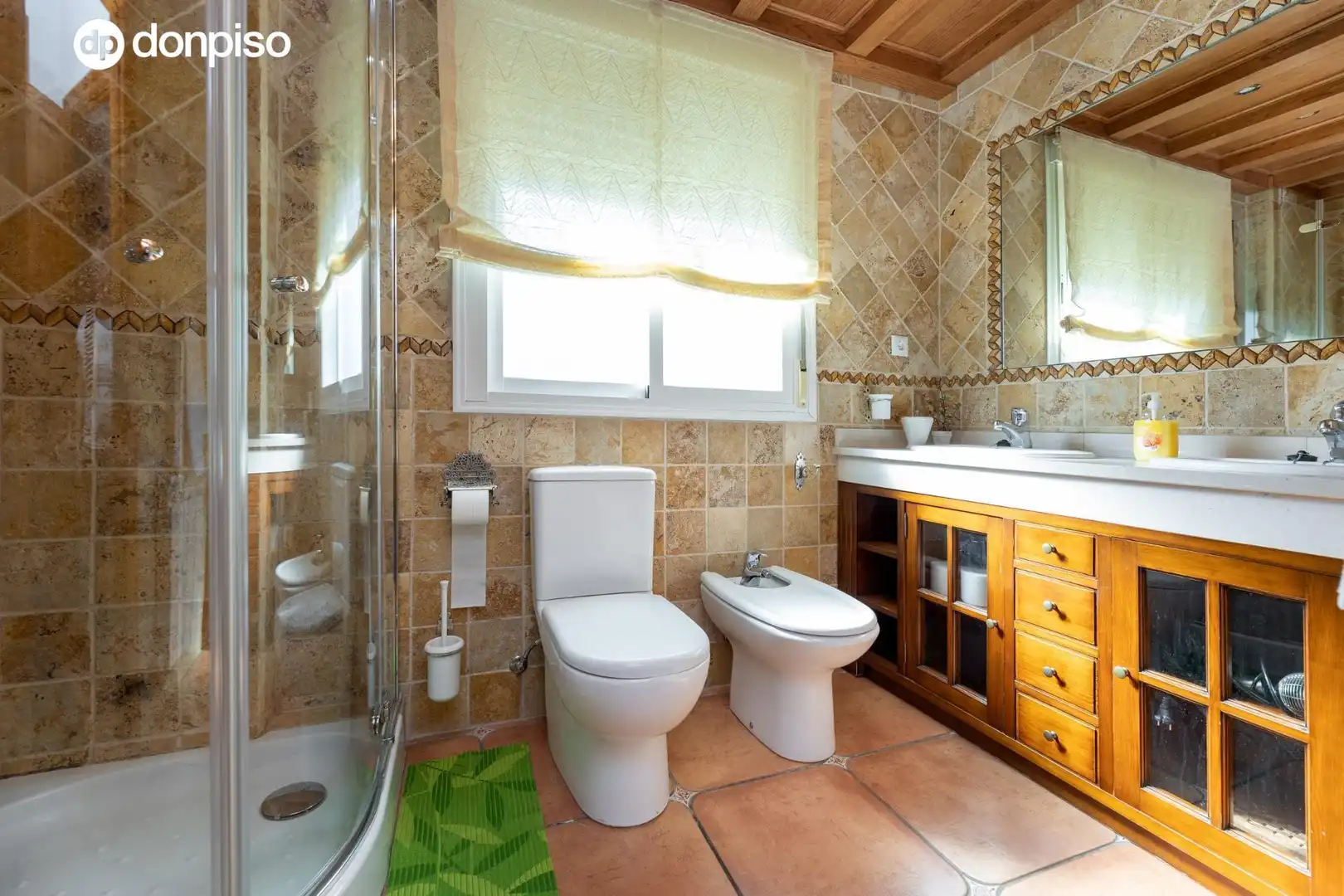 Baño de Casa o chalet en venta en Granada con Jardín privado, Terraza y Piscina
