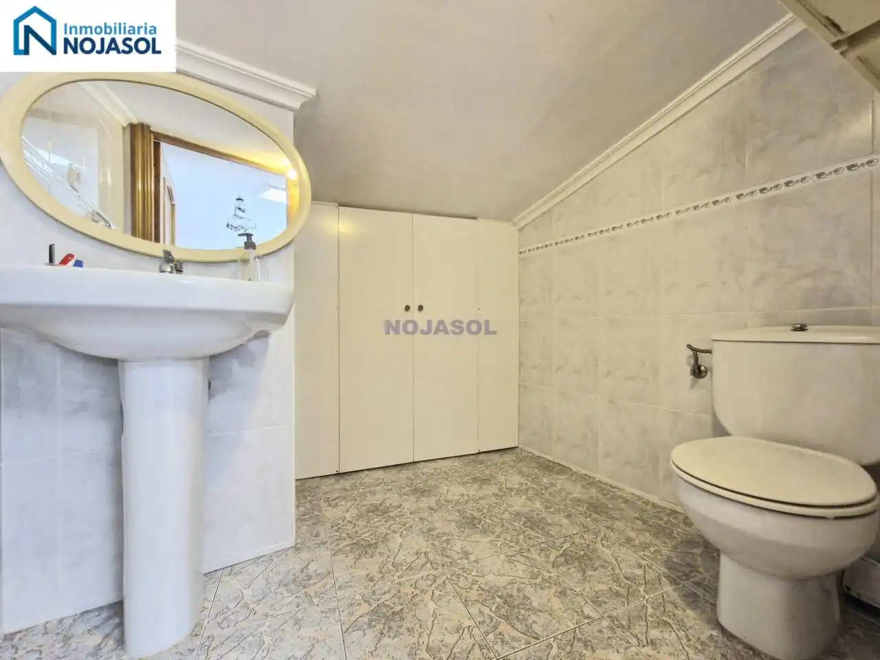 Baño de Casa adosada en venta en Noja con Calefacción, Jardín privado y Amueblado