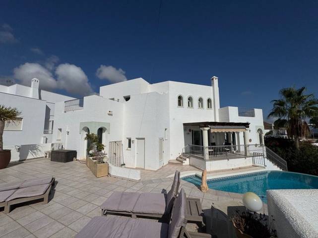 Casa-chalet en Venta en DISTRITO ZONA EL PALMERAL en El Palmeral