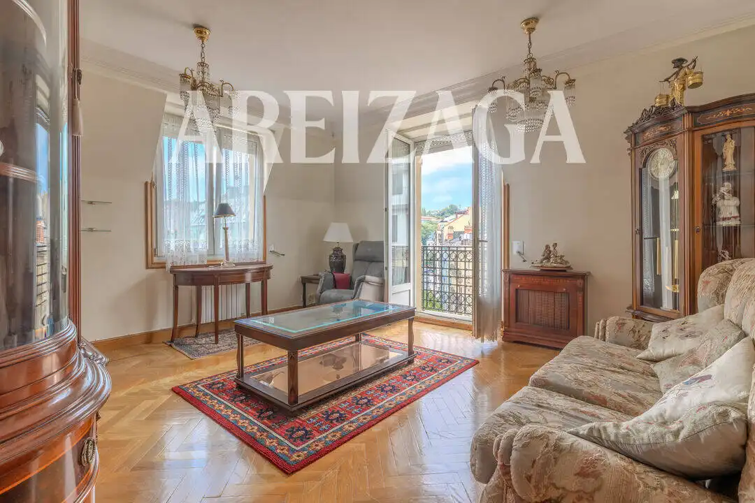 Sala de estar de Piso en venta en Donostia - San Sebastián  con Calefacción, Terraza y Balcón