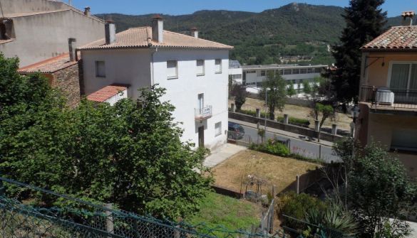 Vista exterior de Finca rústica en venda en Amer amb Calefacció, Jardí privat i Terrassa