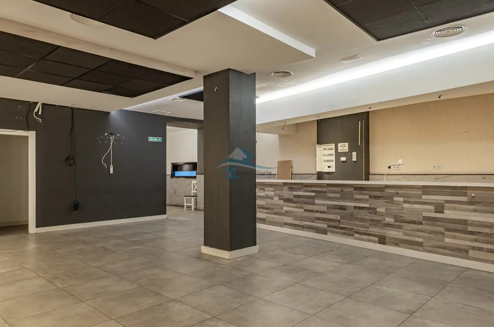 Commercial properties for rent in Linares  with Air Conditioner