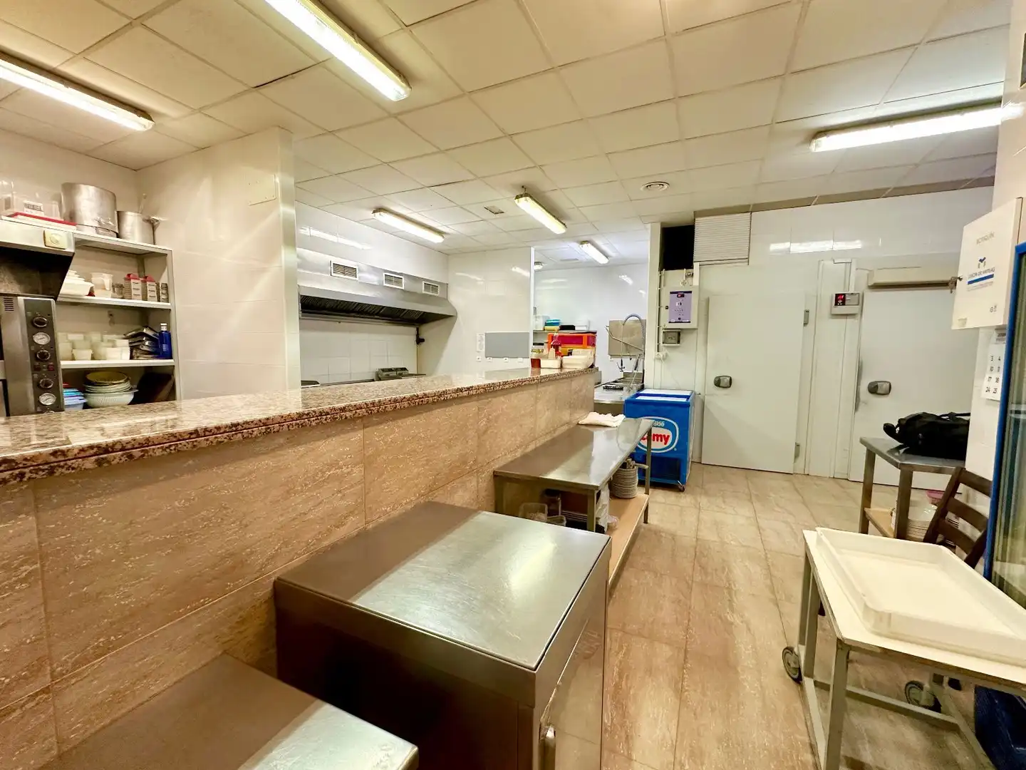 Local en venta en Corts Valencianes, Piscinas