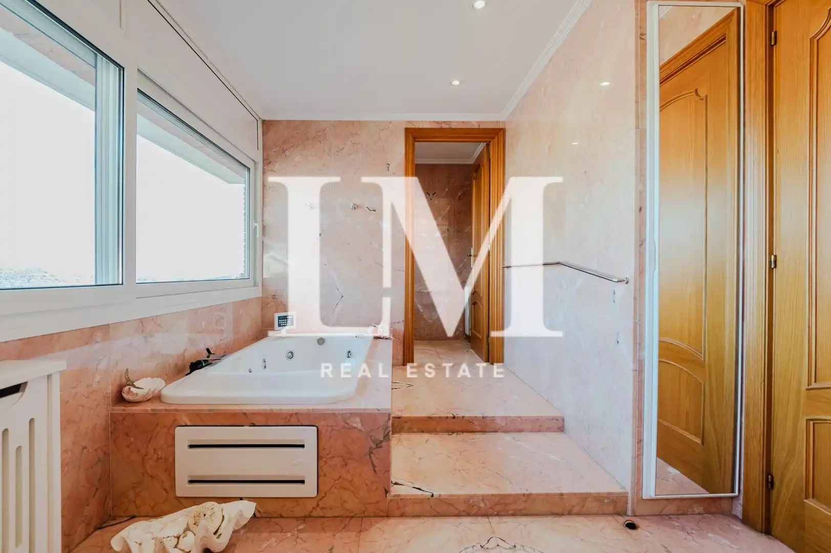 Bathroom of Houses for rent in Argentona  with Air Conditioner, Private garden and Terrace