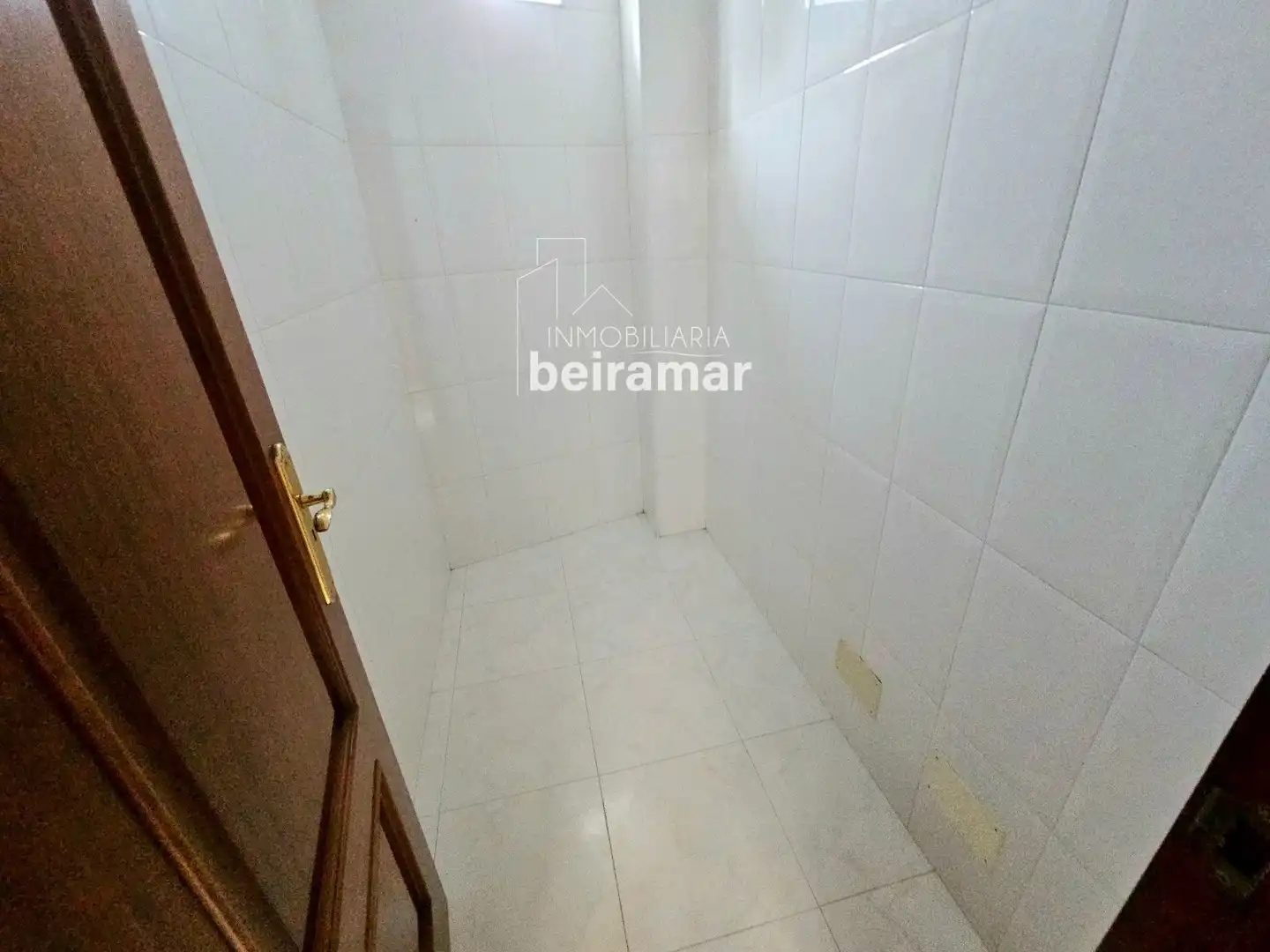 Piso en venta en Ribeira con Calefacción, Terraza y Trastero