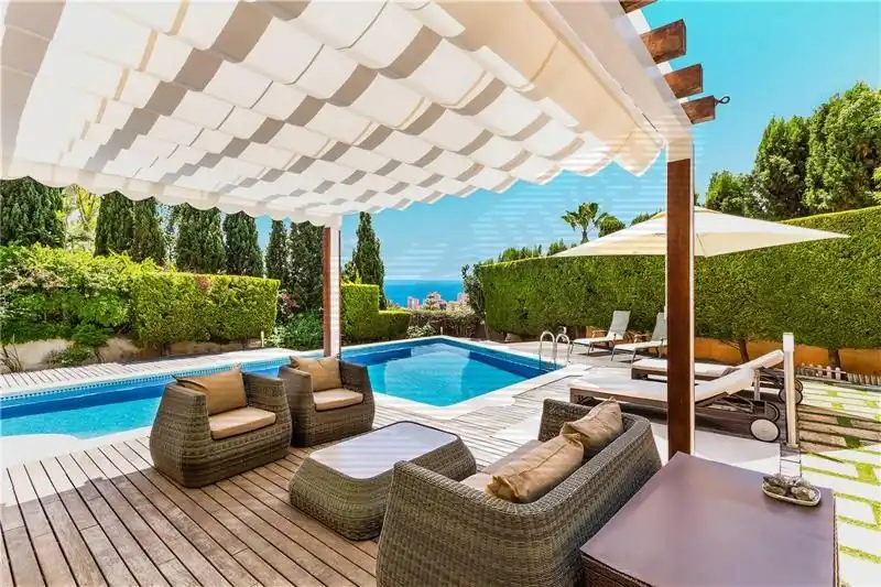 Chalet con piscina en venta en Ponent