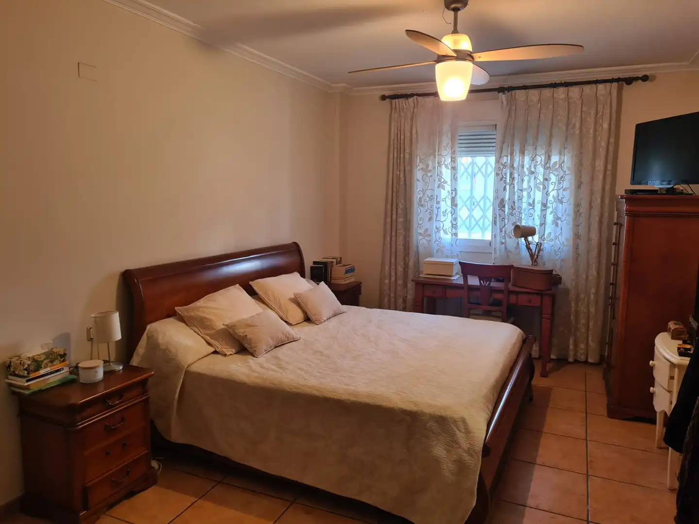 Habitación de Casa adosada en venta en Valencia con Aire acondicionado, Calefacción y Terraza