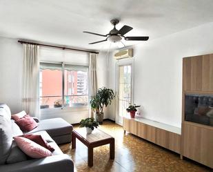 Sala d'estar de Pis de lloguer en  Barcelona Capital amb Aire condicionat, Terrassa i Moblat