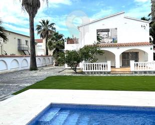 Swimming pool of Flat for sale in Empuriabrava  with Air Conditioner, Heating and Parquet flooring