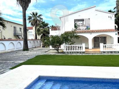 Swimming pool of Flat for sale in Empuriabrava  with Air Conditioner, Heating and Parquet flooring