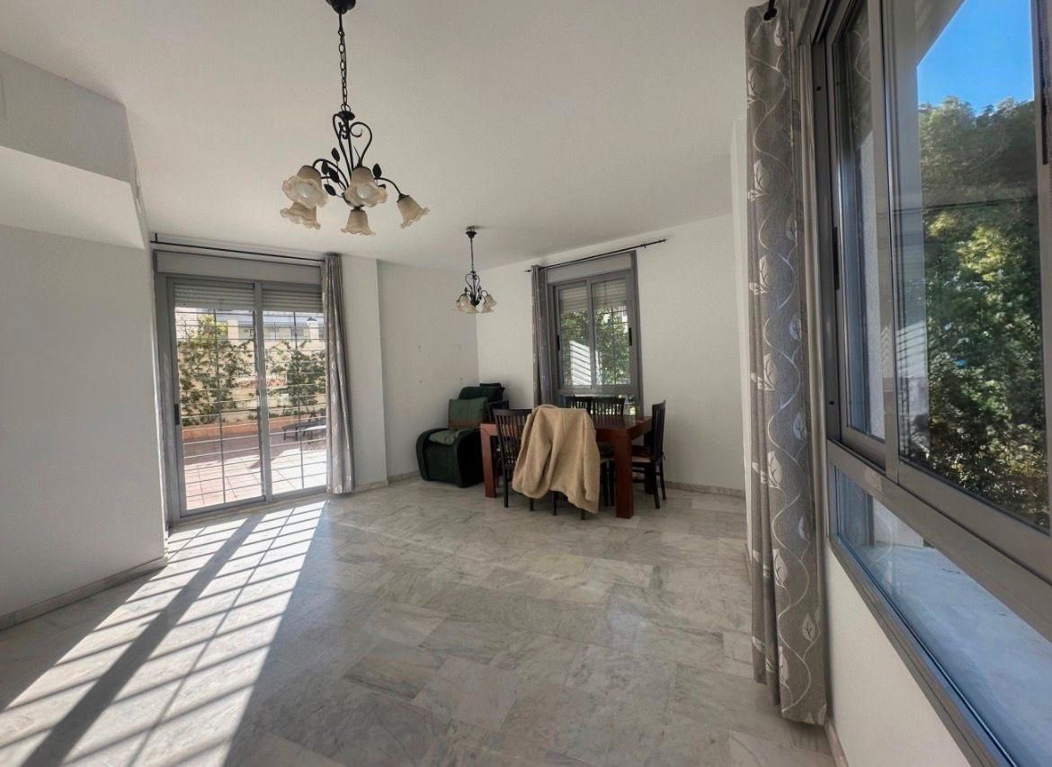 Menjador de Casa adosada en venda en Fuengirola amb Jardí privat, Terrassa i Traster