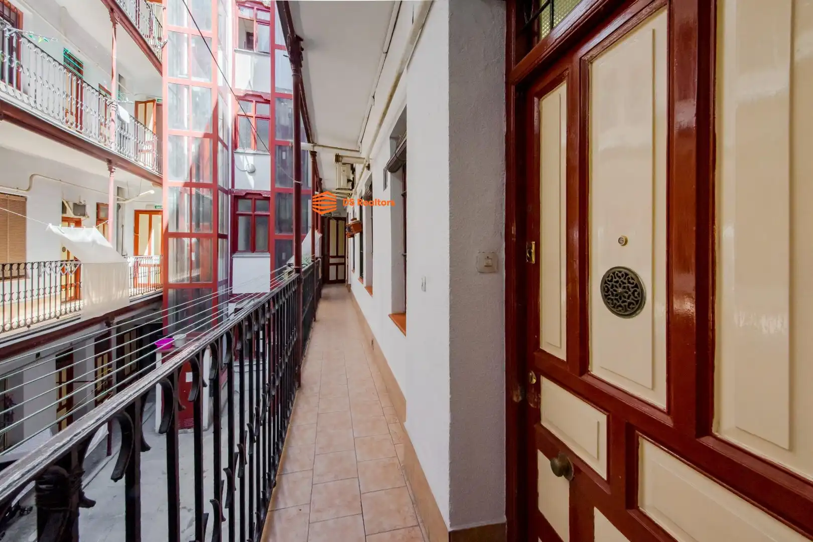 Flat for sale in Madrid  with Heating and Furnished