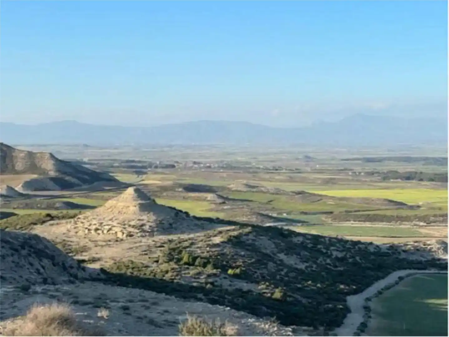 Vista exterior de Terreno en venta en Senés de Alcubierre