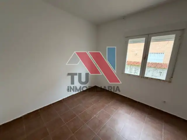 Dormitori de Casa o xalet en venda en Otero amb Calefacció, Jardí privat i Balcó