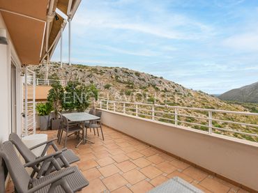 Terraced house with balcony for sale in Urbanizaciones