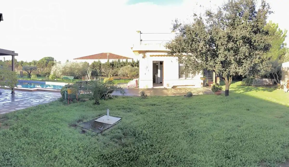 Jardí de Casa o xalet en venda en Sevilla amb Aire condicionat, Traster i Piscina