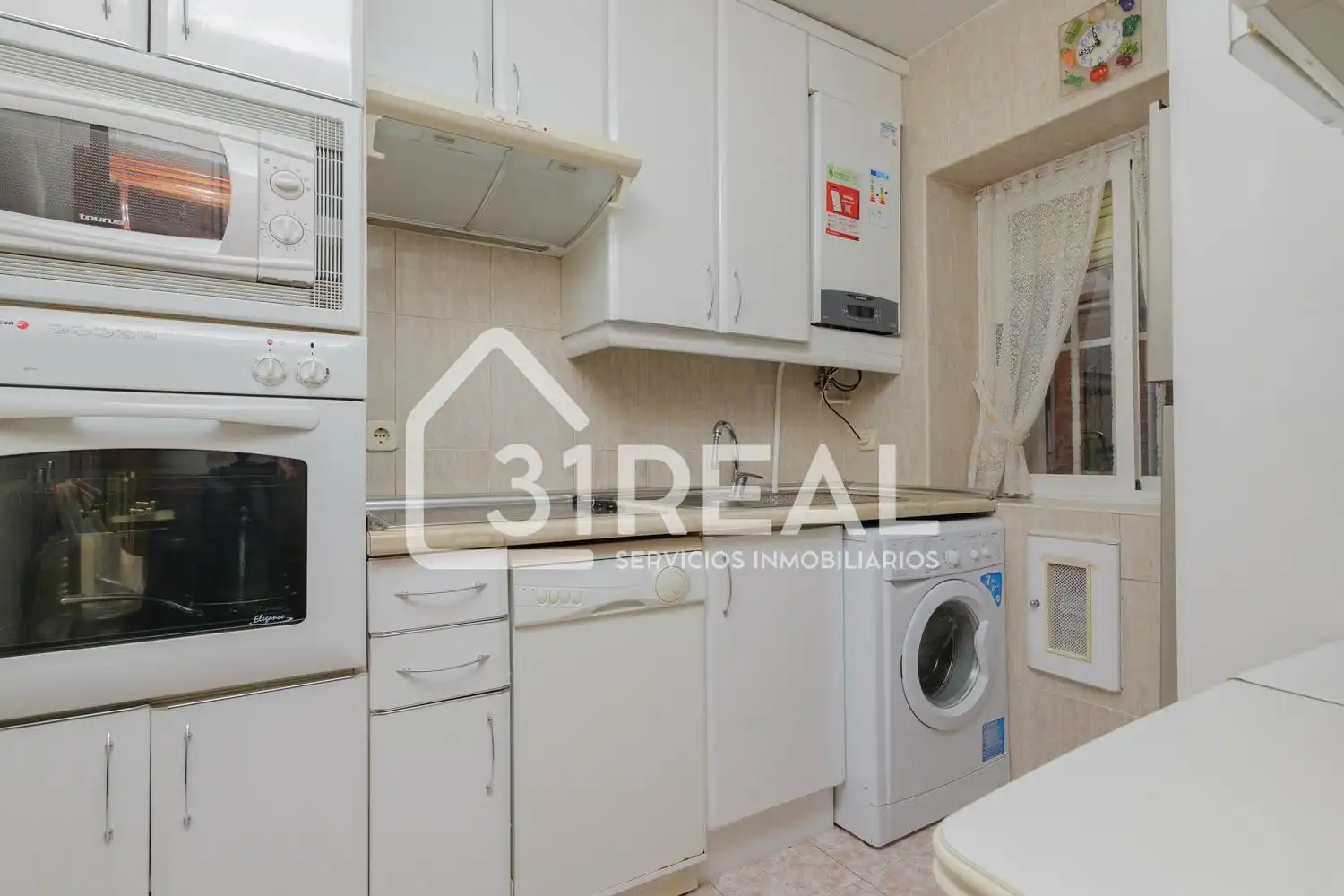 Habitación de Piso en venta en Madrid con Calefacción y Terraza