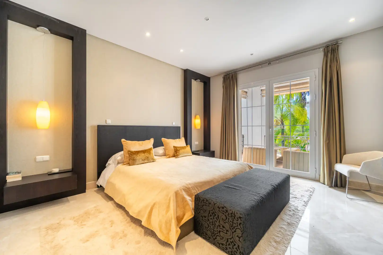 Dormitori de Apartament en venda en Marbella amb Aire condicionat, Calefacció i Terrassa