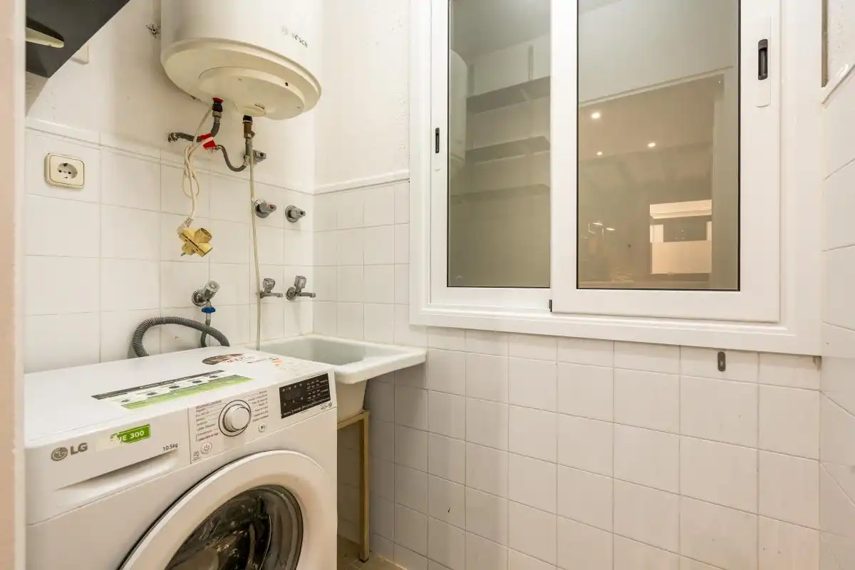 Baño de Piso en venta en Barcelona con Calefacción, Terraza y Balcón