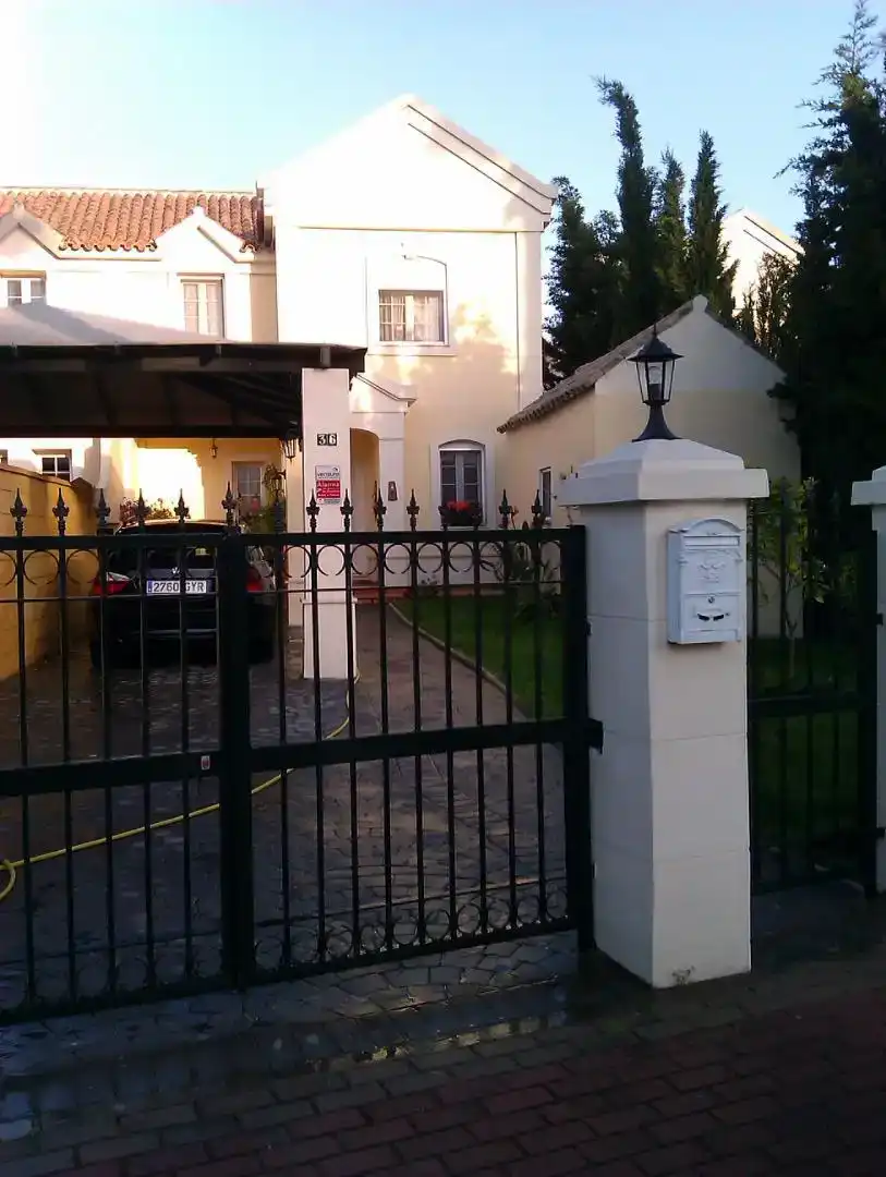 Aparcament de Casa o xalet en venda en La Alcaidesa amb Balcó