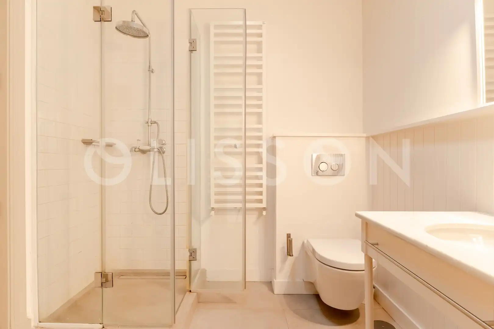 Badezimmer von Dachboden zur Miete in Madrid mit Klimaanlage und Terrasse